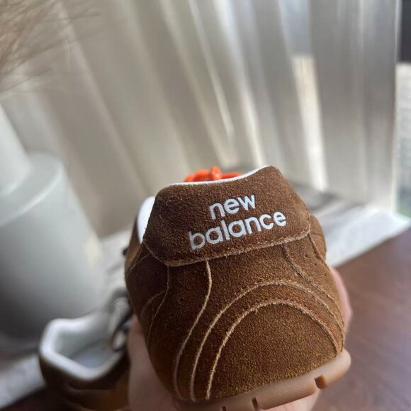 Miu Miu & New Balance 530 SL suede sneakers in Cinnamon - Picture 6 of 8